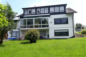 Einfamilienhaus mit Einliegerwohnung und ausgebautem Dachgeschoss – Altenkirchen (Westerwald) (Kreis) – Vorschaubild 1