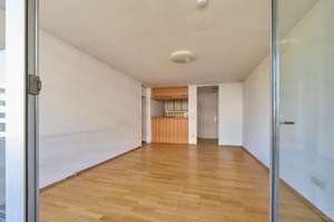 WERTORIA: Bezugsfreie 2-Zimmer-Wohnung mit großem Balkon und Potenzial in Berg am Laim – Die vollständige Adresse der Immobilie erhältst du vom Anbieter., 81673 Echarding, München – Vorschaubild 2