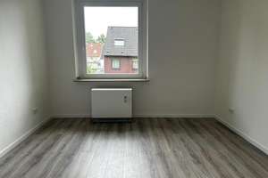 Frisch Saniert ! Reinklicken, verlieben, einziehen. / Newly renovated! Take a look, fall in love, mo – Nikolausstraße 6, 45141 Stoppenberg, Essen – Vorschaubild 2