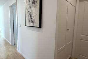 Wohnen über den Dächern von München – Stilvolle Dachgeschosswohnung mit Balkon – Die vollständige Adresse der Immobilie erhältst du vom Anbieter., 80809 Am Riesenfeld, München – Vorschaubild 8
