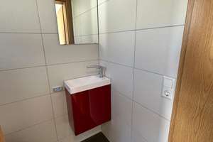 Liebevoll komplett neu renoviertes Reihenendhaus mit 4 Zimmern  u. drei Kellerräumenin Reutlingen – Jungholzweg 43, 72770 Ohmenhausen, Reutlingen – Vorschaubild 3
