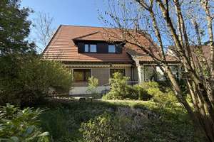 Großzügiges Einfamilienhaus mit weitläufigem, parkähnlichem Gartengrundstück – Die vollständige Adresse der Immobilie erhältst du vom Anbieter., 95445 Roter Hügel, Bayreuth – Vorschaubild 1
