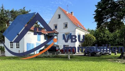 VBU Immobilien - großes Haus und größerer Garten