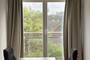 Helle 2-Zimmer Dachgeschosswohnung in Wiesbaden-Nordost – Die vollständige Adresse der Immobilie erhältst du vom Anbieter., 65195 Nordost, Wiesbaden – Vorschaubild 1