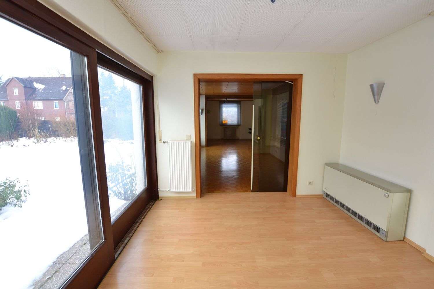 Immobilie in Eschershausen - Zweifamilienhaus in 37632 Eschershausen mit Möglichkeit zur Mischnutzung Wohnen/Büro/Praxis! - Bild 21
