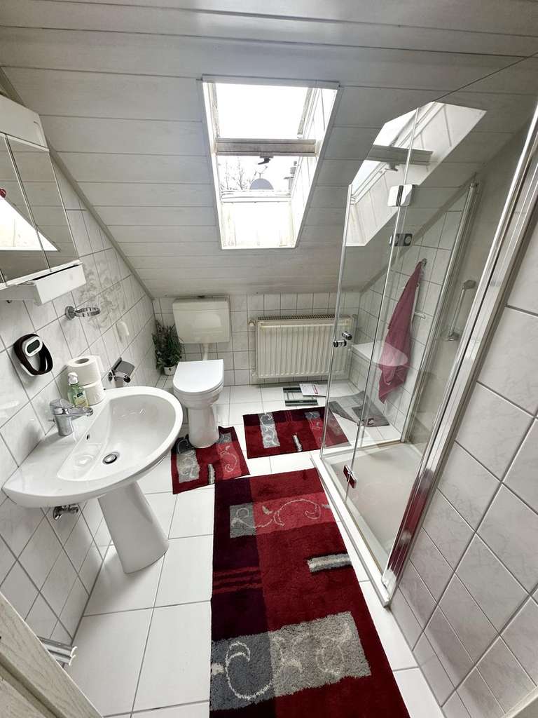 Immobilie in Drei Gleichen - Provisionsfrei: Großes Familien-/ Mehrgenerationenhaus mit 284 m² mit großzügigem Garten - Bild 4