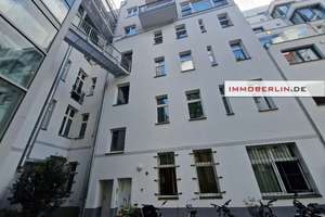 IMMOBERLIN.DE - Ersteinzug nach Sanierung: Sehr charmante Altbauwohnung mit Südbalkon & Lift – Die vollständige Adresse der Immobilie erhältst du vom Anbieter., 10245 Friedrichshain, Berlin – Vorschaubild 2