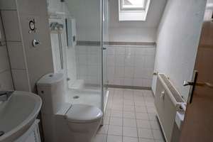 3-Zimmer-Dachgeschosswohnung in SG-Gräfrath. – Die vollständige Adresse der Immobilie erhältst du vom Anbieter., 42653 Gräfrath, Solingen – Vorschaubild 4