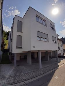 Lichtdurchflutete EG-Hochparterre Wohnung