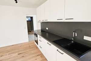Bockenheim: 3 Zimmer, 2024 saniert, Garage mit Wallbox, provisionsfrei 3-Zi-Wohnung mit Garage, 2024 – 60487 Bockenheim, Frankfurt am Main – Vorschaubild 2