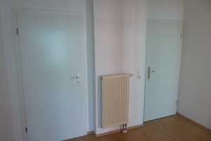 Großes Eck-Wohnzimmer in einer hellen 2-Raum in Schloßchemnitz!!! – Ludwigstr. 38, 9113 Chemnitz – Vorschaubild 12