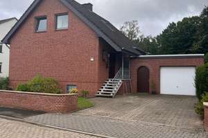 Traumhaftes Einfamilienhaus in Holle – 128 m² mit Wintergarten – Die vollständige Adresse der Immobilie erhältst du vom Anbieter., 31188 Holle – Vorschaubild 1