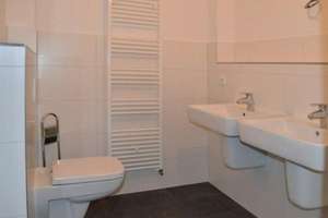 Schöne, vermietete 3-Zimmer-Wohnung mit 2 Balkonen u. Pkw-Stellplatz – Die vollständige Adresse der Immobilie erhältst du vom Anbieter., 12527 Grünau, Berlin – Vorschaubild 13