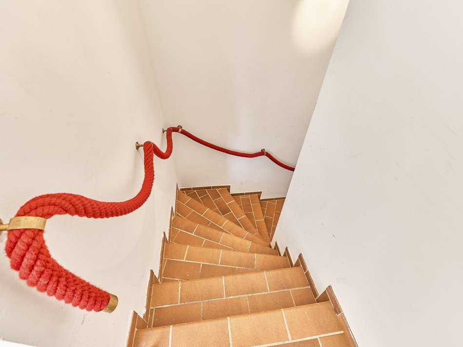 21 Treppenaufstieg Lagerfläche