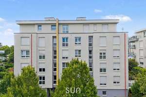 BAUJAHR 2011, ZEITLOS MODERN – Kaminfeuer trifft auf 85 m² & TG-Stellplatz in Wiesbaden-Klarenthal – Die vollständige Adresse der Immobilie erhältst du vom Anbieter., 65197 Klarenthal, Wiesbaden – Vorschaubild 2