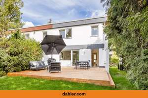 Modernized terraced house in a sought-after and quiet location in Berlin-Wannsee