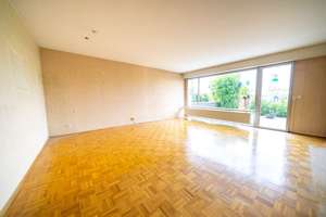 Charmantes Zweifamilienhaus mit großem Garten und Garage in beliebter Lage von Köln-Heimersdorf – Die vollständige Adresse der Immobilie erhältst du vom Anbieter., 50767 Heimersdorf, Köln – Vorschaubild 2