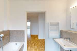 3-Zimmer-Wohnung mit Einbauküche und Tageslichtbad – Elmshorner Straße 97, 25421 Pinneberg – Vorschaubild 8