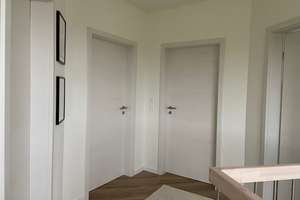 Moderne Doppelhaushälfte (KfW 40 Plus) in Hüsby – energieeffizient, smart & im Grünen! – Norderholt 28a, 24850 Hüsby – Vorschaubild 12