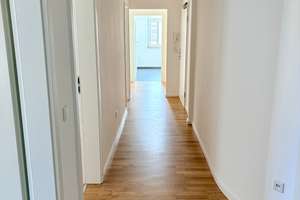 Attraktive 4-Zimmer-Dachgeschosswohnung – Schweinauer Str. 37a, 90439 Sankt Leonhard, Nürnberg – Vorschaubild 9