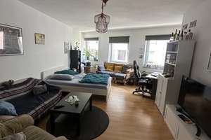 4-Zimmer-Wohnung mit Balkon in zentraler Lage der Siegener Oberstadt – ideal für WG oder Familie – Kölner Straße 10, 57072 Siegen, Siegen – Vorschaubild 3