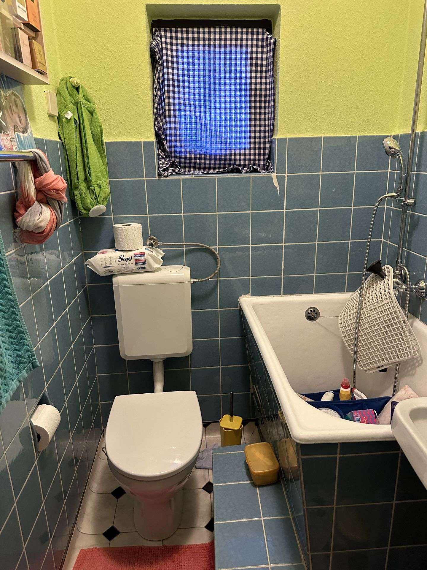 Immobilie in Anschau - Einfamilienwohnhaus mit diversen Nebengebäuden in ruhiger Randlage der Gemeinde Anschau - Bild 8