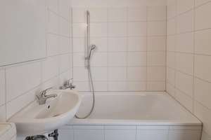** WBS erforderlich ** - AB SOFORT - Gemütliche 1-Zimmer-Wohnung in Dresden! – Wilhelm-Lachnit-Straße 9, 1219 Strehlen, Dresden – Vorschaubild 4