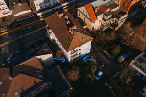 WOHNUNG AM SCHLOSS MIT EIGENEM GARTEN - SANIEREN & EINZIEHEN!