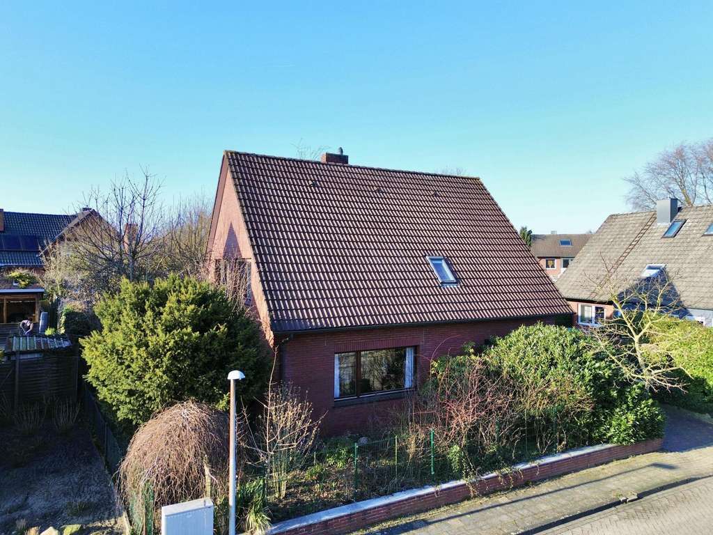 Immobilie in Uelsen - Zweifamilienhaus in schöner Lage von Uelsen - Bild 0