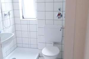 2-Room Fully Furnished Flat: Central, Quiet w/ Private Parking – Geisbergstraße 16, 65193 Nordost, Wiesbaden – Vorschaubild 3