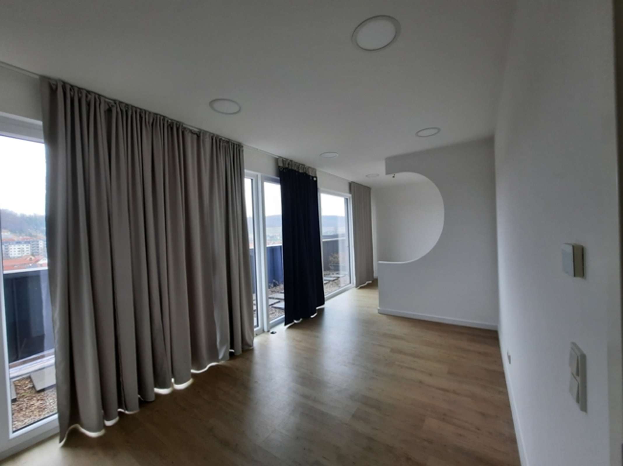 Luxuriöse 3-Zimmer-Penthouse-Wohnung mit offenen Bereichen und herrlicher Dachterrasse in Worbis