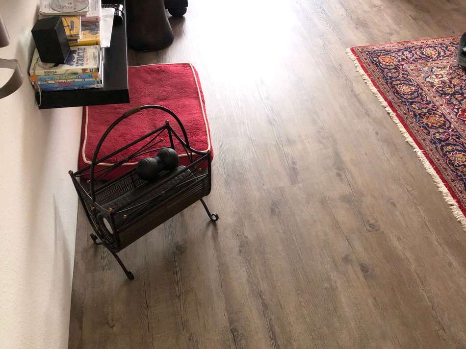 WOHNZIMMER BODEN