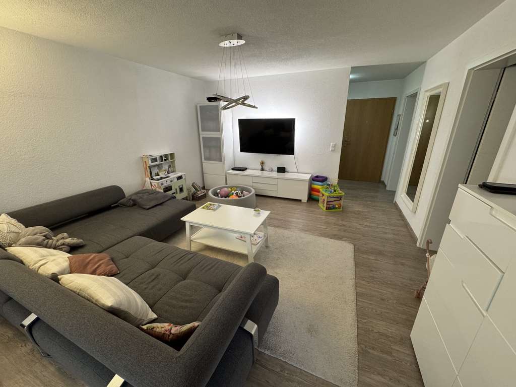 Immobilie in Oedheim - Schicke 3-Zimmer-Wohnung mit 3 Stellplätzen & XXL-Keller! - Bild 4