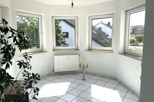 Aparte 2 Zimmerwohnung mit Balkon   - Bestlage Rumpenheim mit Balkon und Tiefgarage – 63075 Rumpenheim, Offenbach am Main – Vorschaubild 2