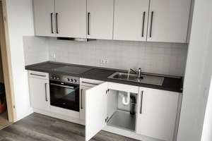 Mieter ab 1.10. gesucht / Zzgl. EBK *** - 1. OG - Balkon - Bad mit Dusche