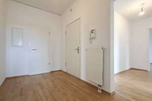 3 Zimmer, moderne Küche, Bad und atemberaubender Blick über Bad Nauheim auf 95m² in 1A Lage, barr – Ernst-Ludwig-Ring 2, 61231 Bad Nauheim – Vorschaubild 2