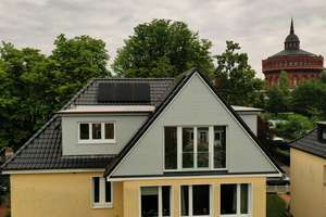 Im Auftr.: Rarität Nähe Wasserturm: Erstbezug nach hochwertigem DG-Neuausbau in Kiel-Ravensberg