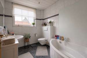  Einfamilienhaus mit Pool, Photovoltaik und gehobener Ausstattung  – Die vollständige Adresse der Immobilie erhältst du vom Anbieter., 42651 Solingen-Mitte, Solingen – Vorschaubild 12