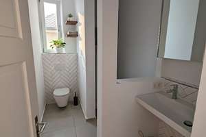 Schöne Sanierte 3 -Zimmer-Wohnung
Gemeinsame Lebensqualität – Die vollständige Adresse der Immobilie erhältst du vom Anbieter., 70180 Heusteigviertel, Stuttgart – Vorschaubild 4