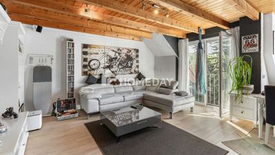 Lichtdurchflutetes Wohnglück: 3 Zimmer im DG mit Einbauküche, Garten, Garage & Stellplatz