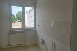 Tolle 3 -Raumwohnung mit Tageslichtbad und Balkon! – Straße der Einheit 21, 39624 Kalbe (Milde) – Vorschaubild 2