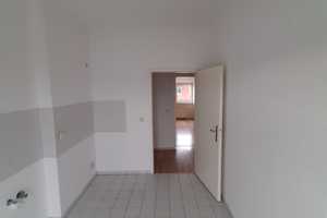 Ruhig gelegene 3-Raumwohnung mit Balkon – Alexander-Puschkin-Straße 70, 39108 Magdeburg – Vorschaubild 3