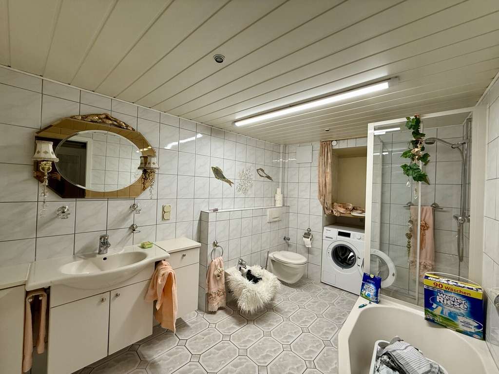 Immobilie in Beckingen - Charmantes Einfamilienhaus mit Terrasse und zusätzlichem Grünland - Bild 4