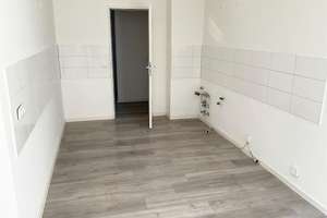 Schöner Wohnen auf 2 Ebenen! Renovierte 5 Zimmer, 2 Bäder, Loggia, gute Raumaufteilung, Abstellraum – Gropiusweg 15, 44801 Querenburg, Bochum – Vorschaubild 6