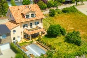 Exklusiver Rückzugsort: Haus mit Pool & unverbaubarem Burgblick – Die vollständige Adresse der Immobilie erhältst du vom Anbieter., 56651 Niederdürenbach – Vorschaubild 2