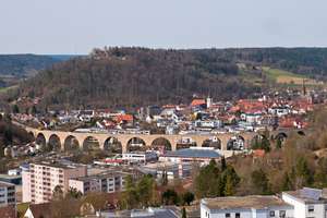 Attraktive 4,5-Zimmer-Wohnung in Nagolder Aussichtslage, mittlerer Steinberg mit Penthouse-Feeling – Gäurandsteige 67, 72202 Nagold – Vorschaubild 4