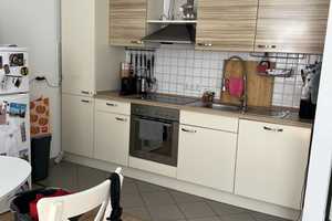 Schöne 2-Zimmer-Wohnung mit EBK in Düsseldorf – Gumbertstraße 179, 40229 Düsseldorf – Vorschaubild 2
