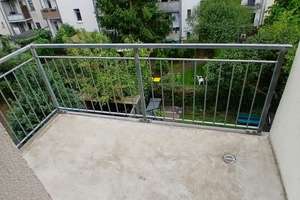 2 Zimmer, Wohnküche, Balkon