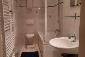 Spacious and quiet room in WG – Berlin – Vorschaubild 5