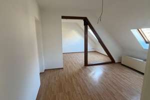 2 Zimmer Wohnung mit Balkon im Herzen von Mühlheim